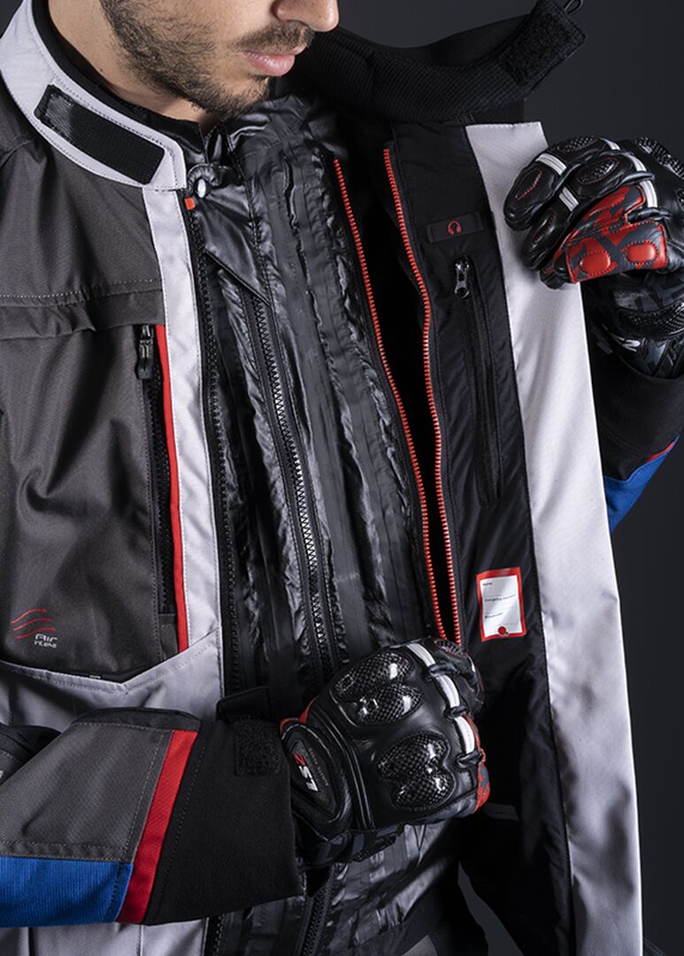 Removable waterproof lining