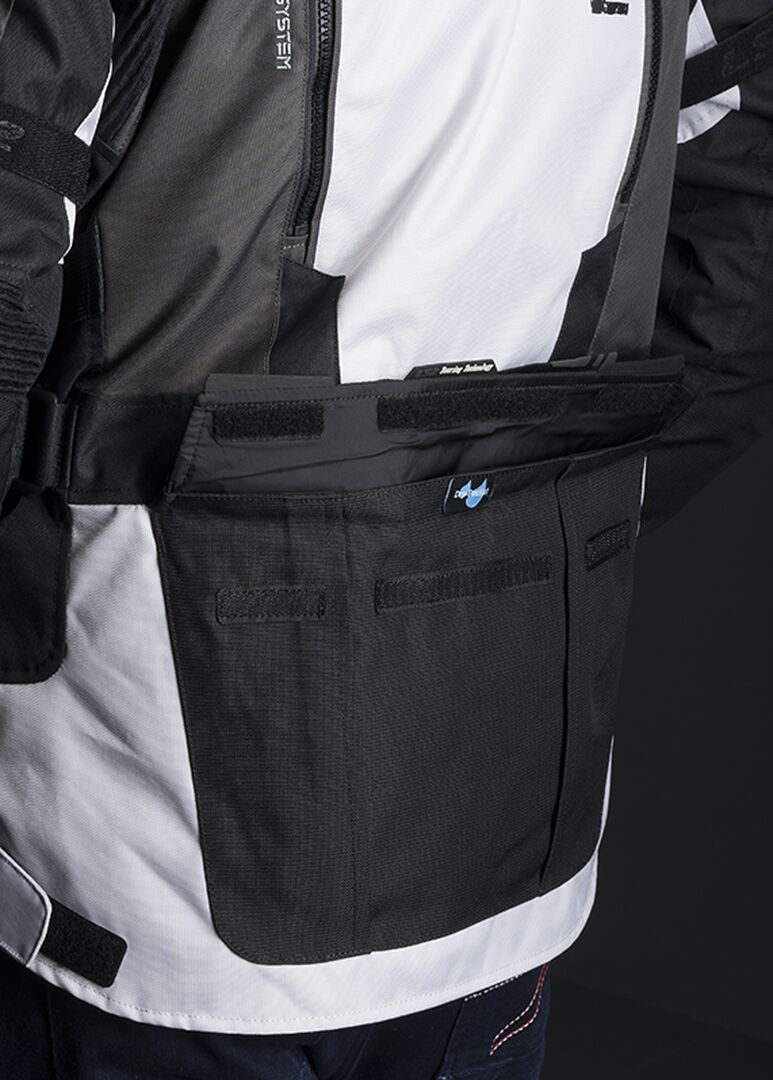 Membrane pocket at back
